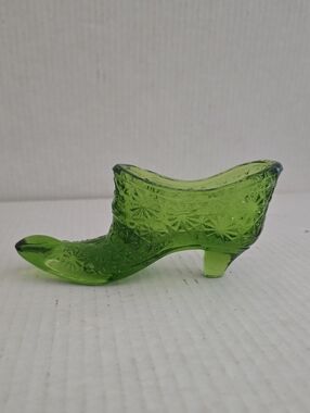 Vintage Fenton Daisy And Button Glass Shoe